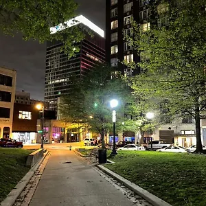 http://loft-style-apartment-downtown-memphis.memphishotelsnow.com