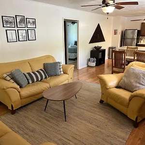 https://great-location-right-by-beaches-and-snorkeling.hotelsinhawaii.org